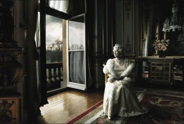 Photoshoot đáng nhớ của Annie Leibovitz và nữ vương Elizabeth đệ nhị